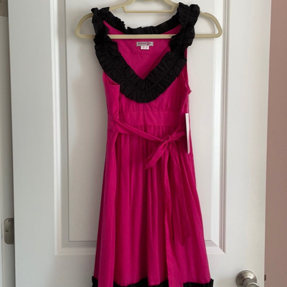 NWT Womens Juniors Kensie fuschia and black summer dress!